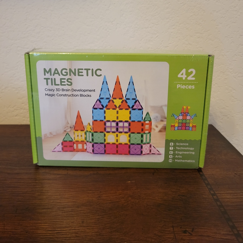 Magnetic Tiles 42-Piece Set - Multicolor